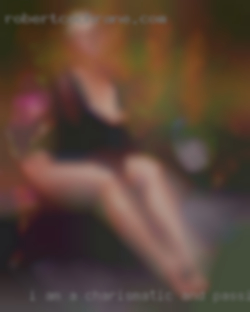 I am a charismatic and passionate singles woman.